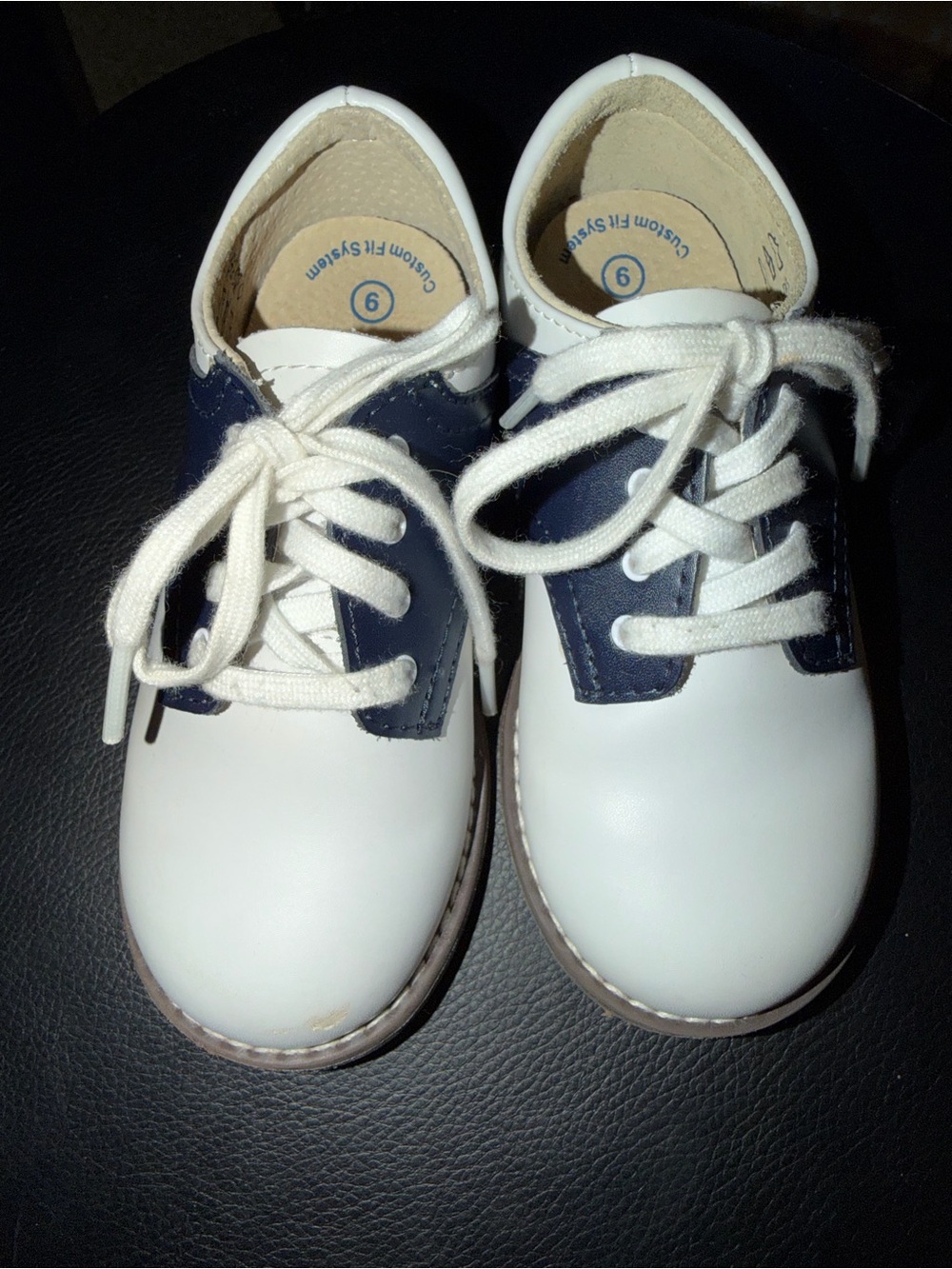 Footmates cheer oxford toddler White and Navy Lace-Up Leather Shoes Sz 9 wide